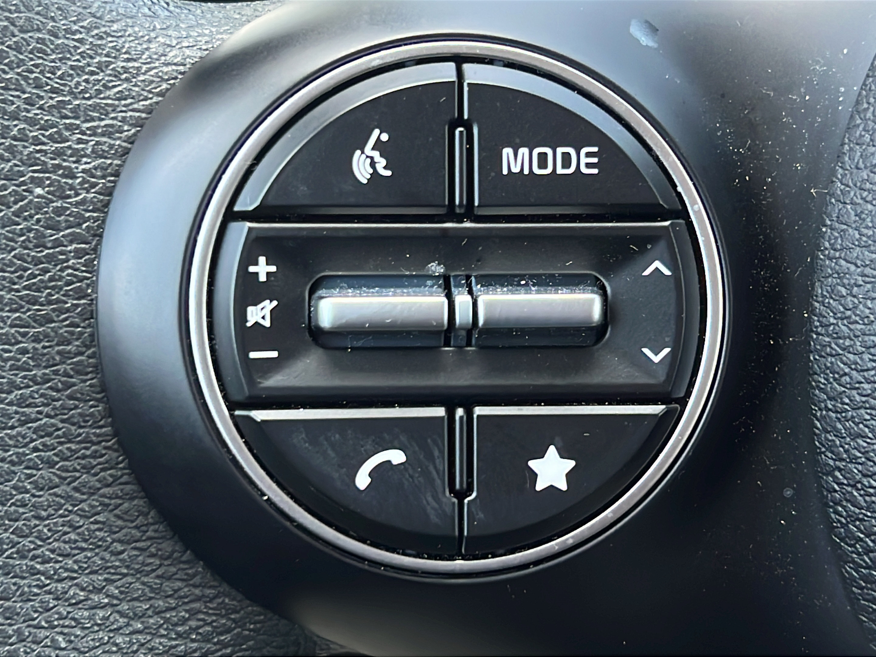 Certified 2025 Kia Soul LX w/ LX Technology Package FWD image 21