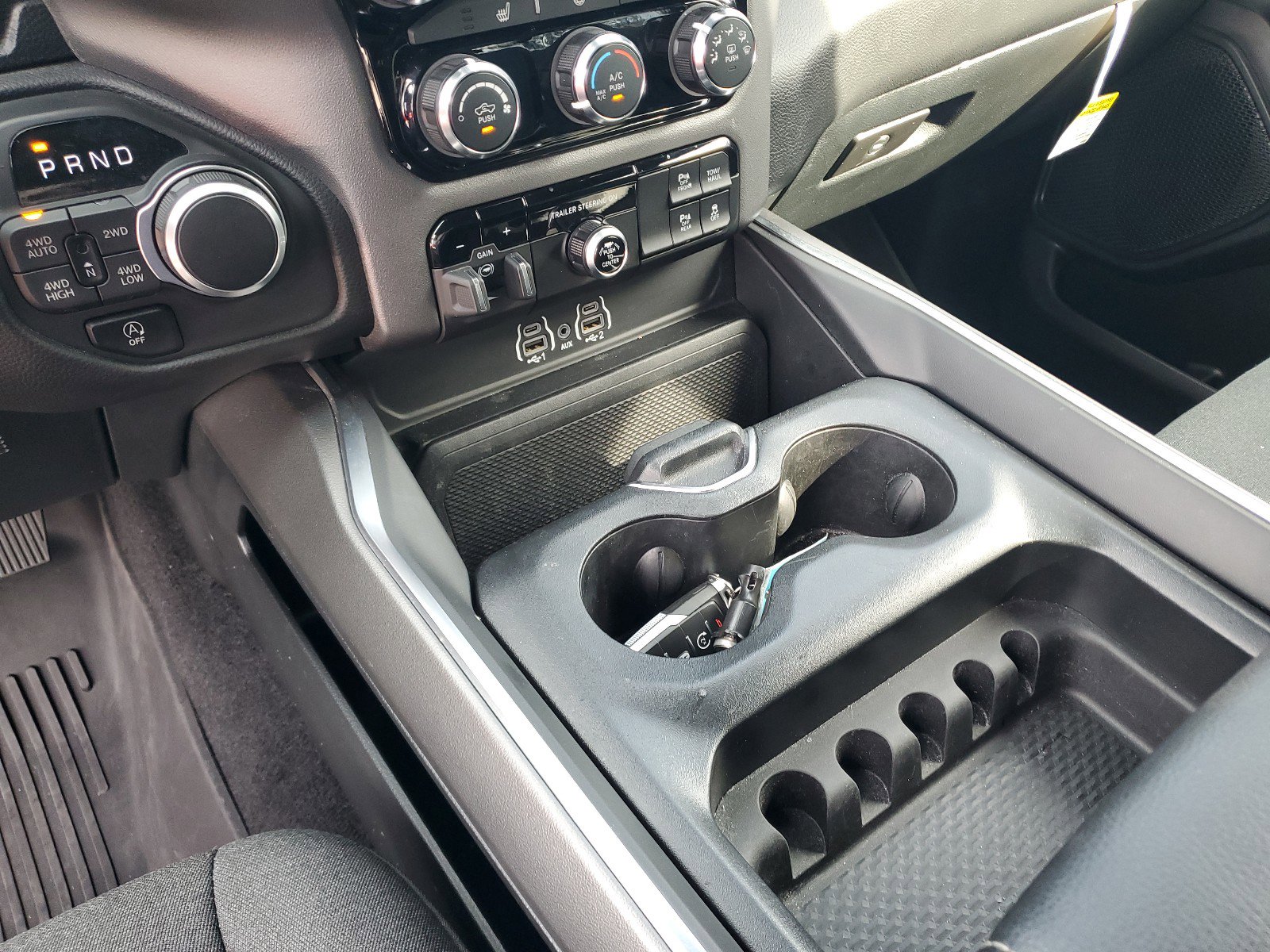 Certified 2025 RAM 1500 Big Horn image 28