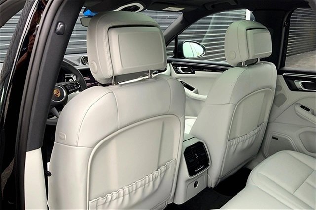 New 2025 Porsche Macan image 26