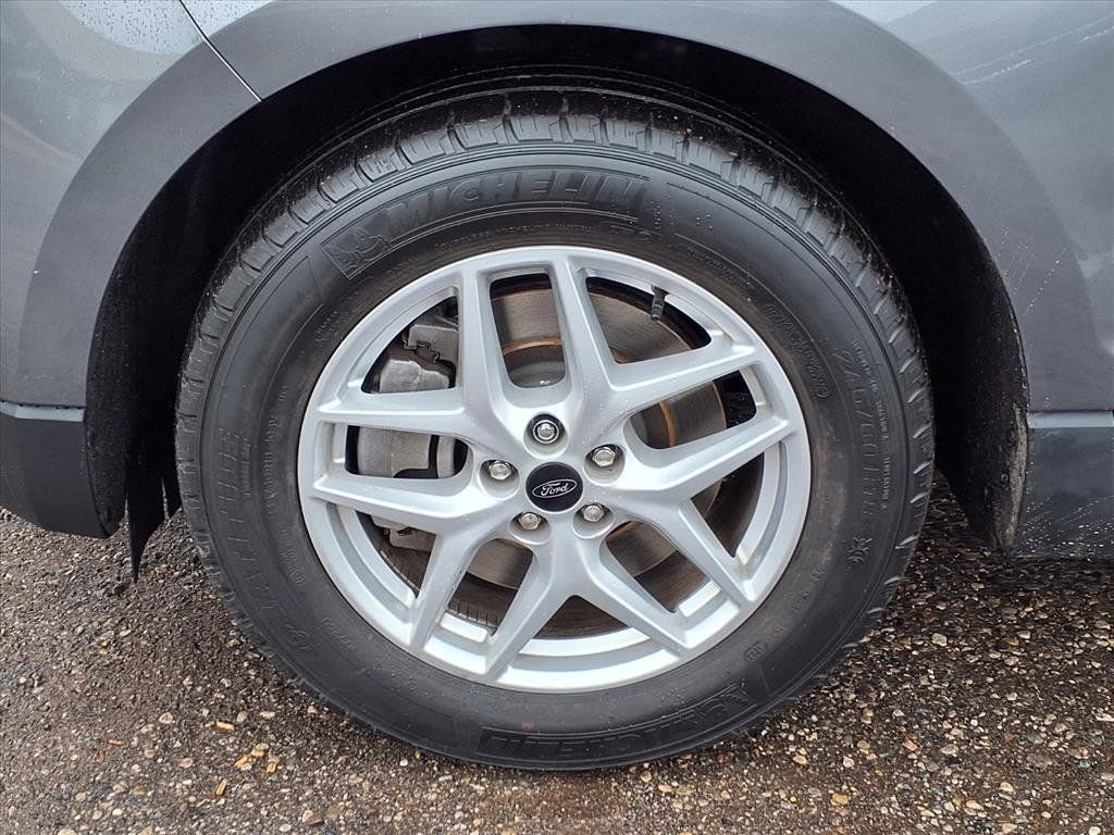 Used 2023 Ford Edge SEL w/ Convenience Package image 9