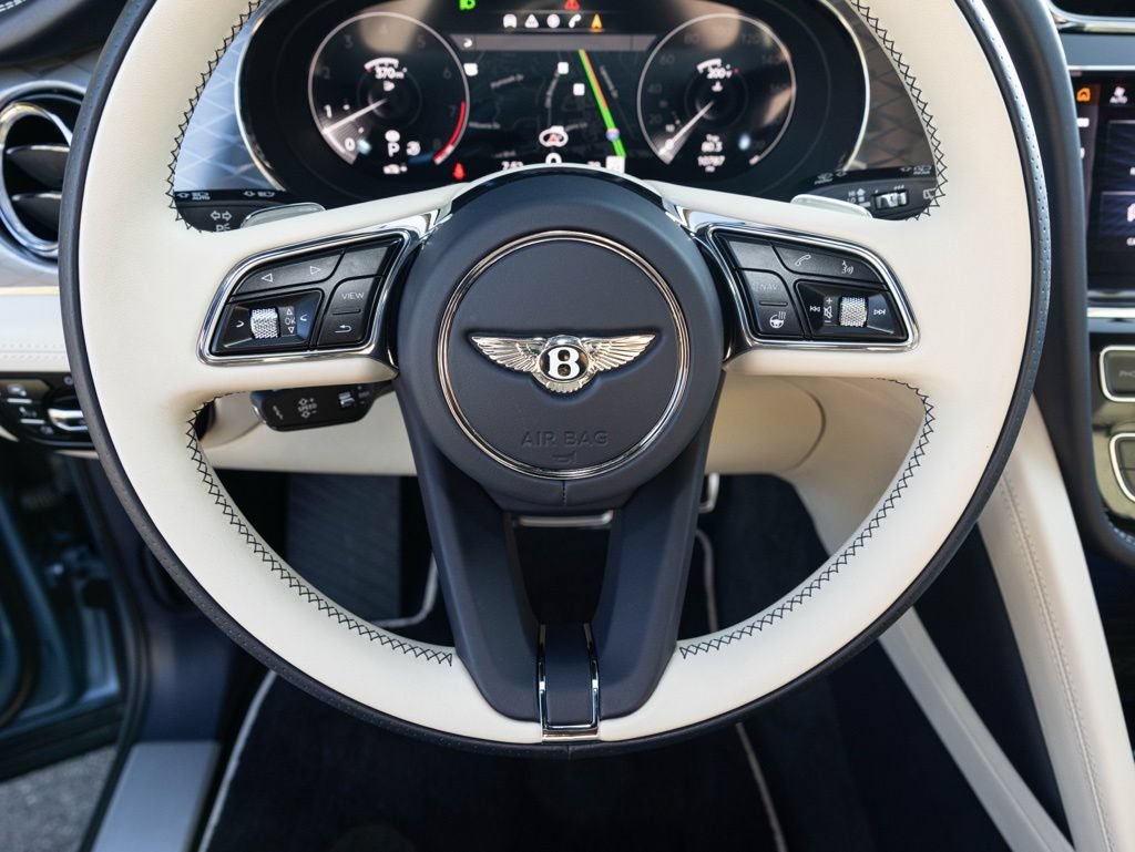 Used 2023 Bentley Bentayga AWD/4WD image 34