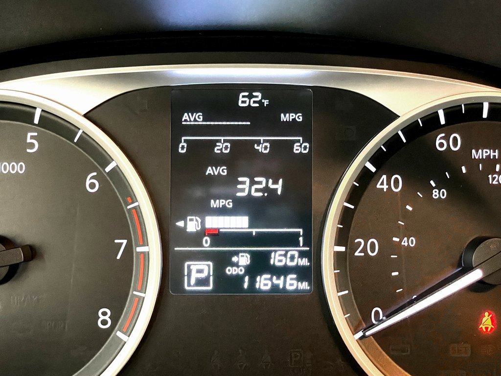 Used 2024 Nissan Versa S w/ Trunk Package image 24