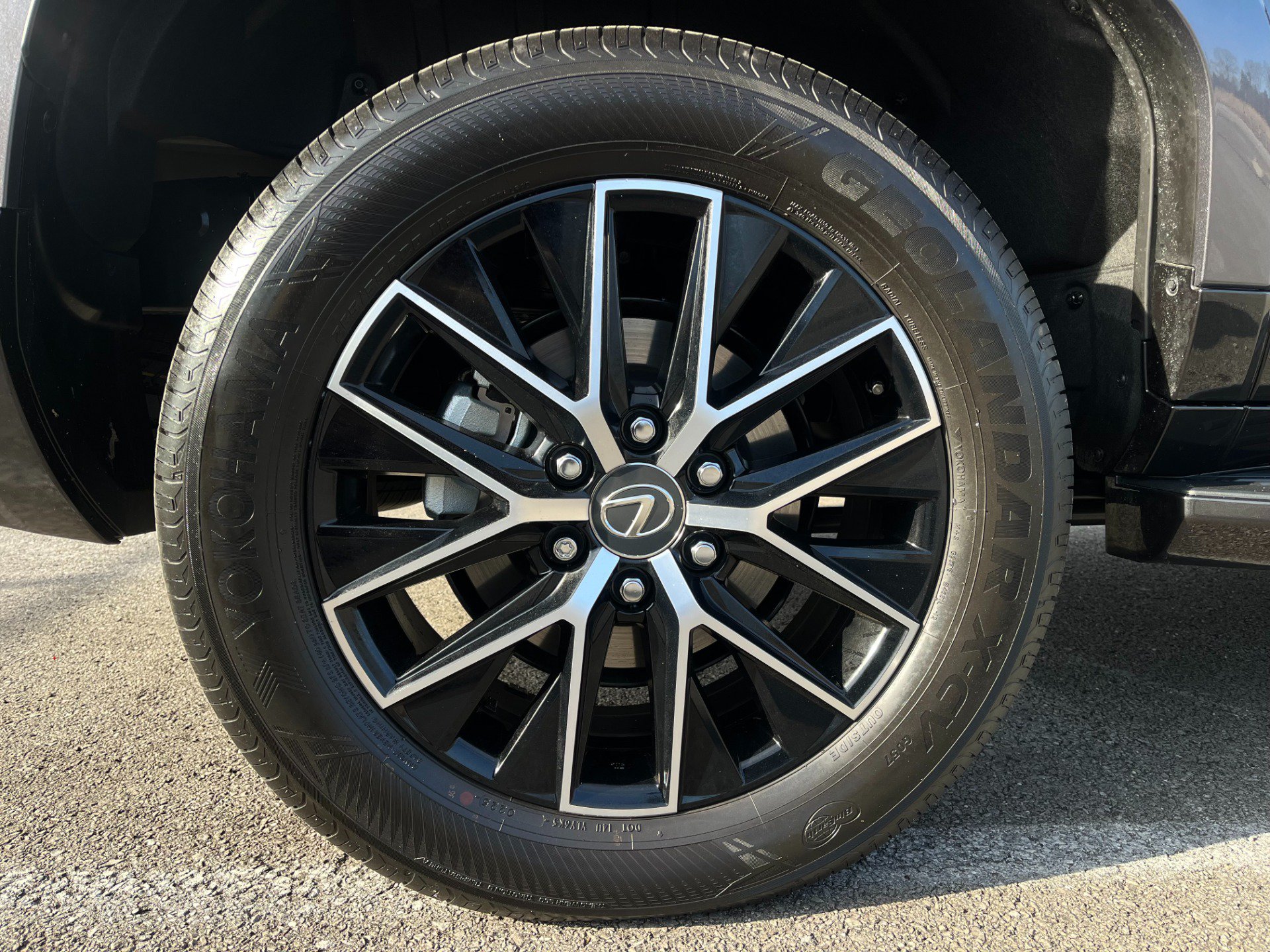 Used 2025 Lexus GX 550 w/ Accessory Package (2T) AWD/4WD image 55