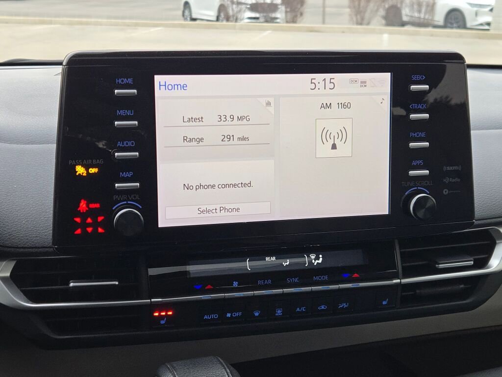 Used 2023 Toyota Sienna XLE image 30