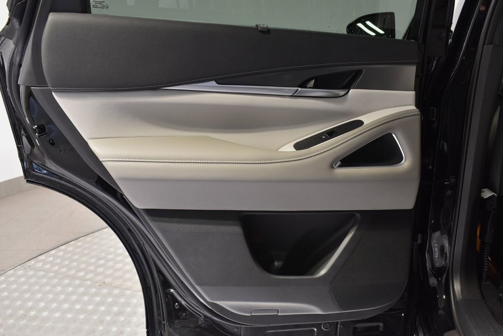 New 2026 INFINITI QX60 Luxe w/ Family Package image 27