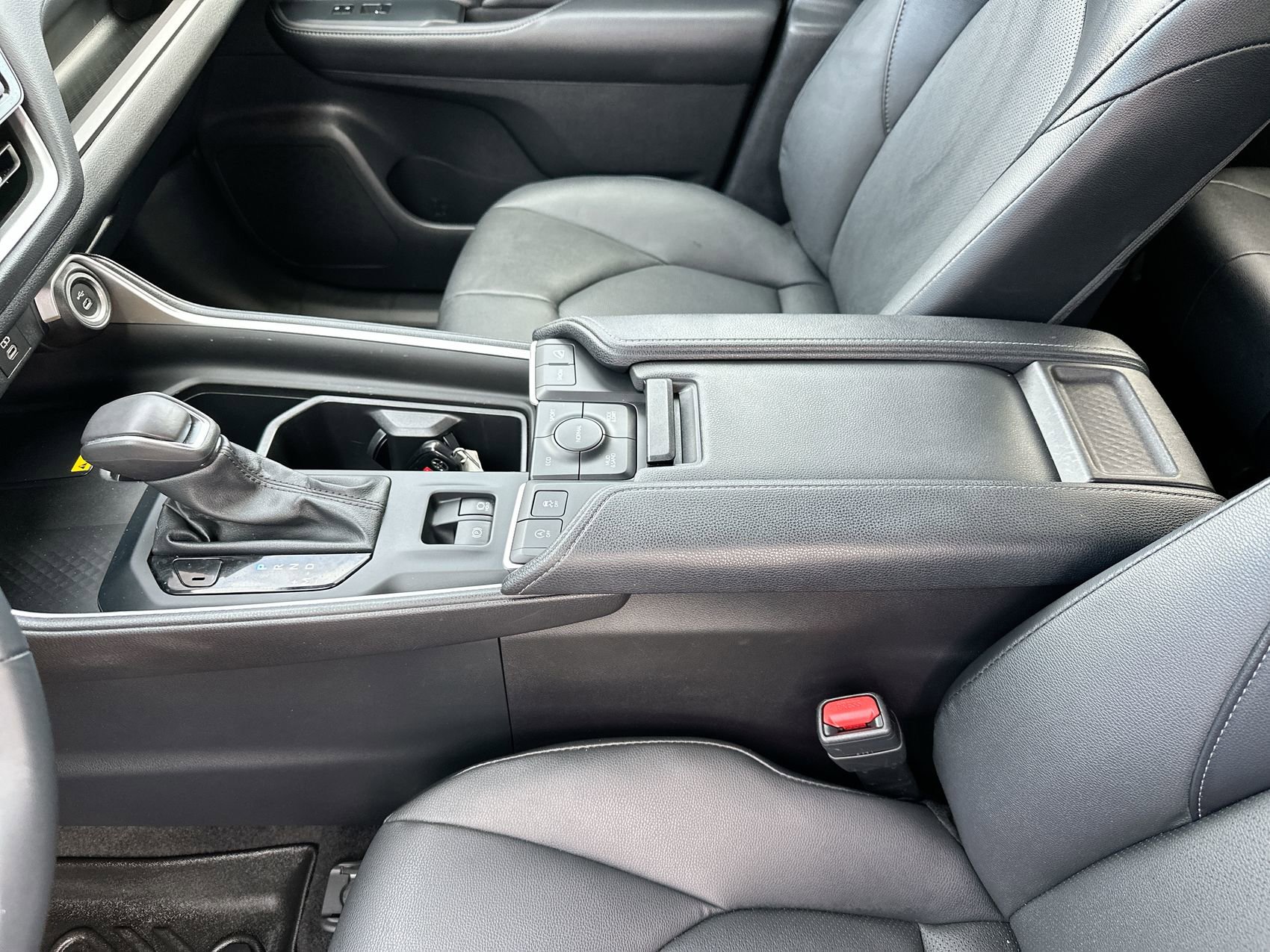 Used 2024 Toyota Grand Highlander AWD image 19