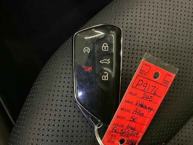 Used 2025 Volkswagen Atlas SE FWD image 28
