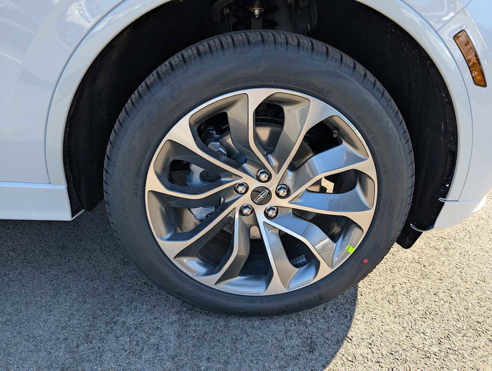 New 2026 Lincoln Aviator AWD image 3