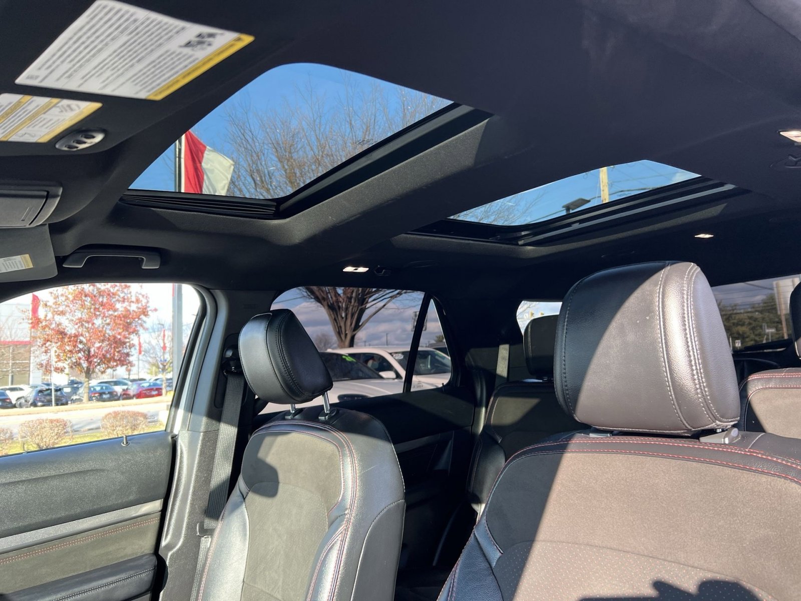 Used 2018 Ford Explorer XLT w/ Equipment Group 202A image 24