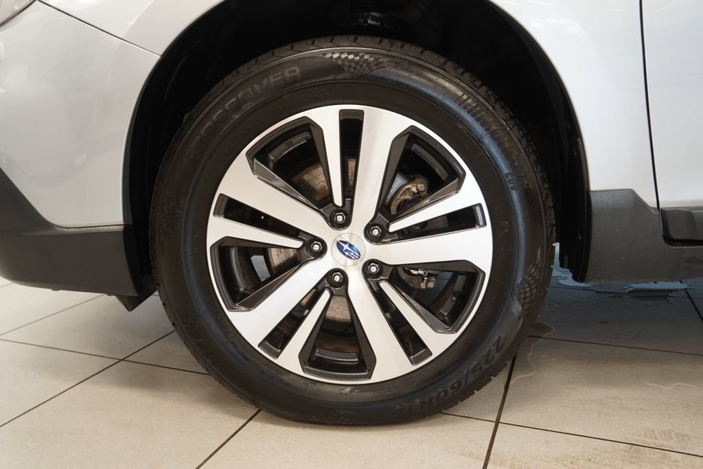 Used 2018 Subaru Outback 3.6R Limited AWD/4WD image 18