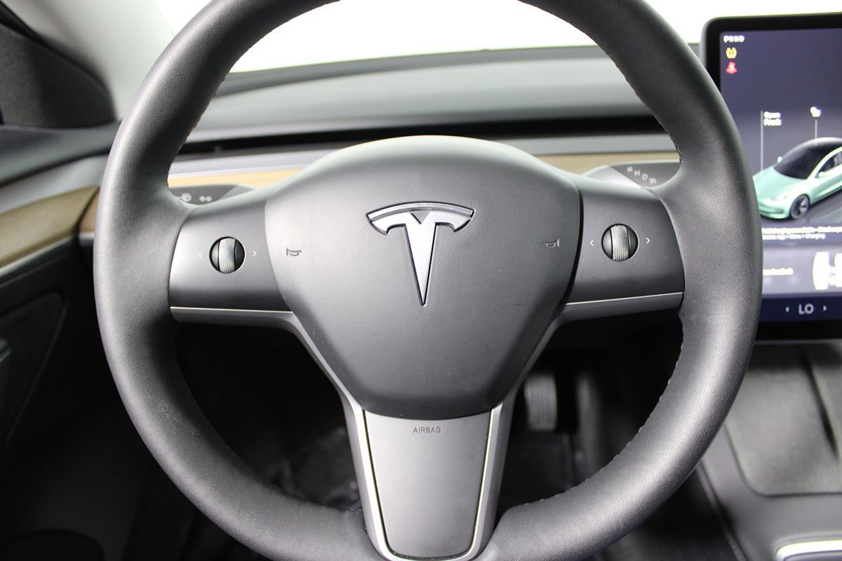 Used 2023 Tesla Model 3 Standard Range image 13