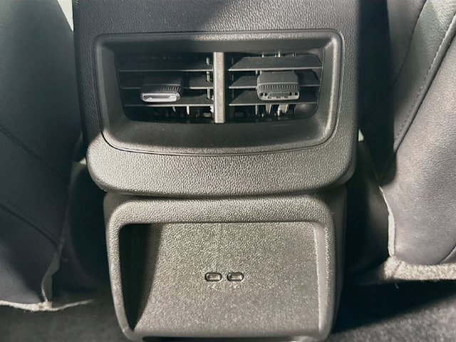 Used 2024 Chevrolet Equinox EV LT FWD image 28