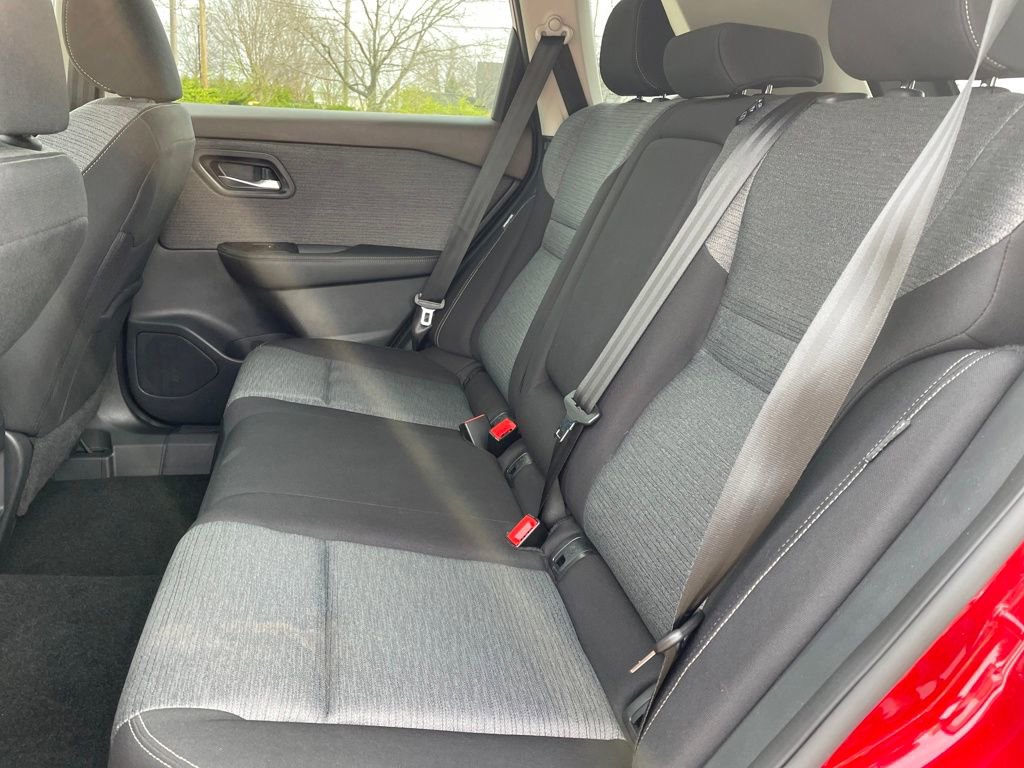 Used 2023 Nissan Rogue SV image 11