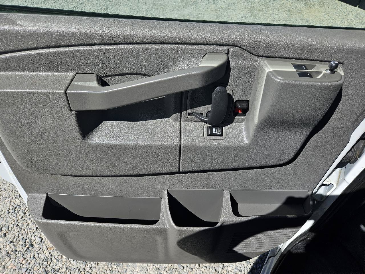 Used 2019 Chevrolet Express 3500 LS RWD image 12