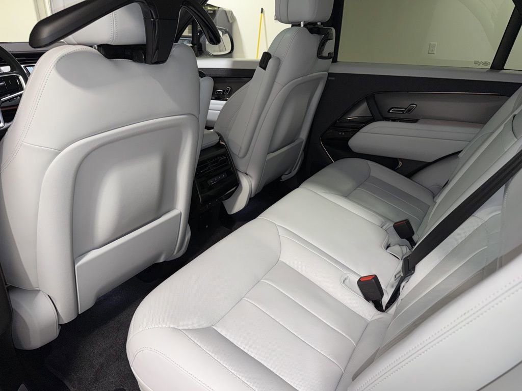 Used 2023 Land Rover Range Rover Sport SE image 21