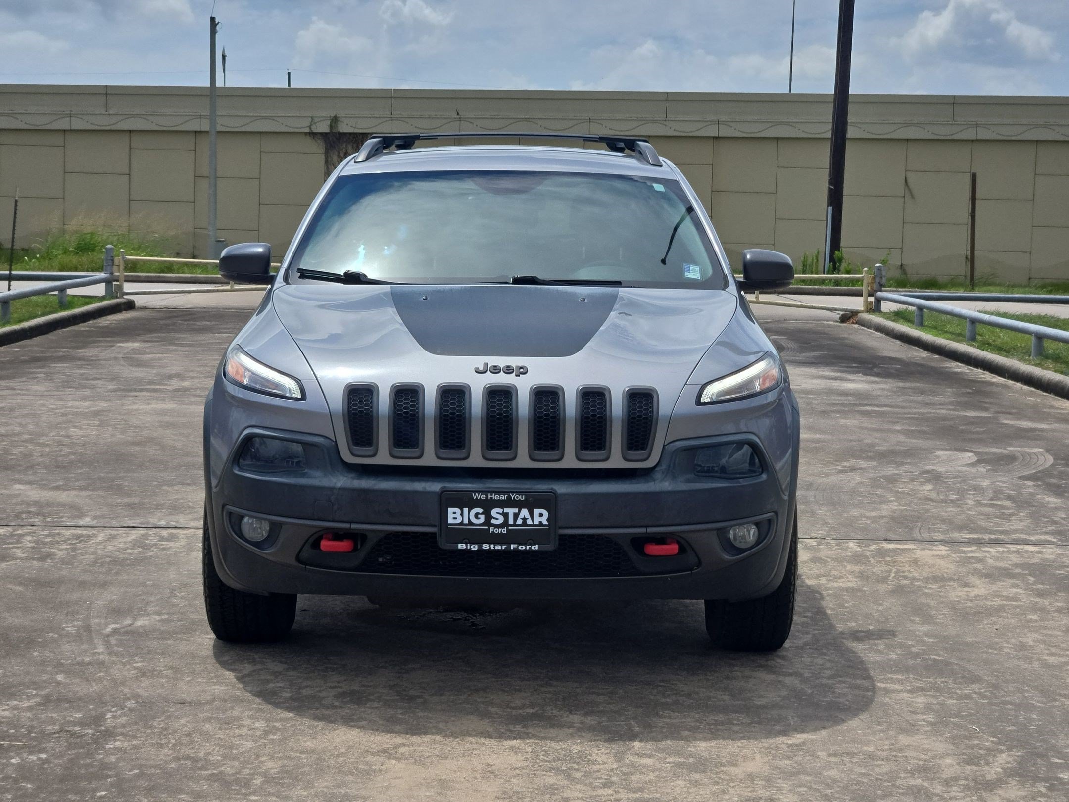 Used 2016 Jeep Cherokee Trailhawk w/ Comfort/Convenience Group AWD/4WD image 11