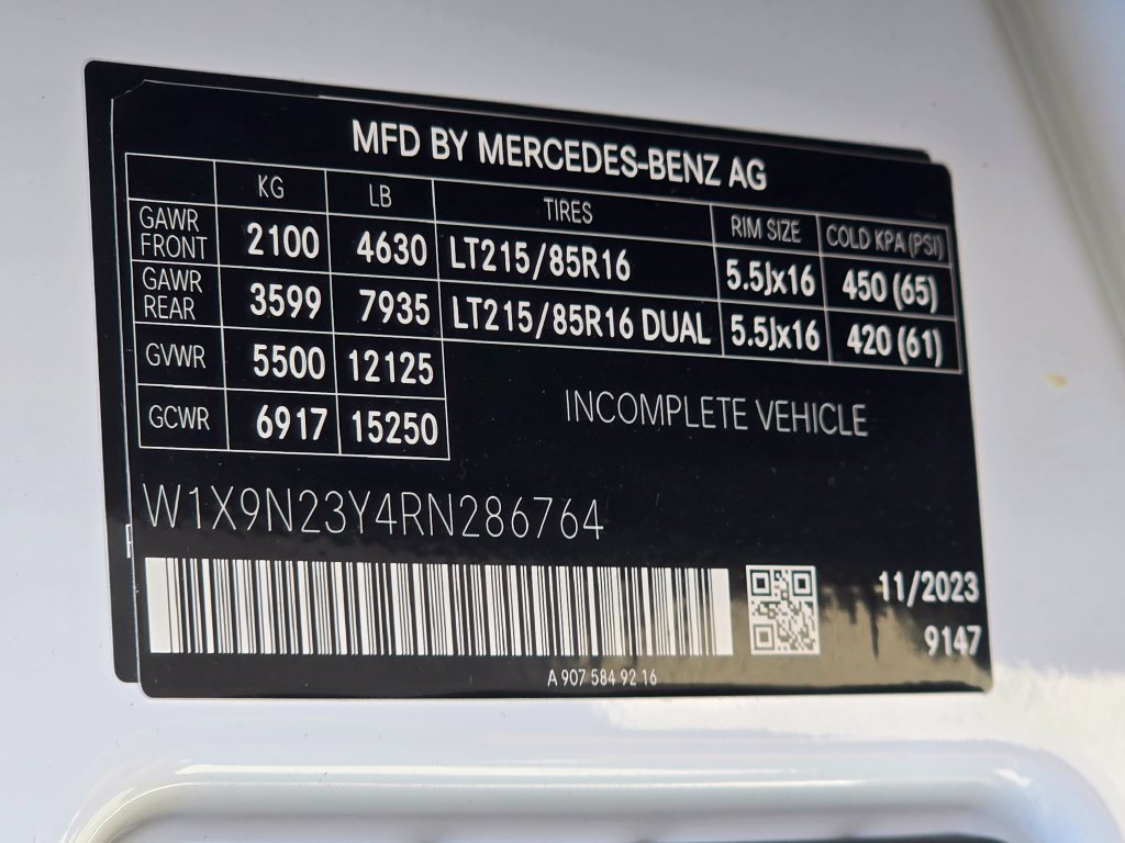 Used 2024 Mercedes-Benz Sprinter 4500 image 21