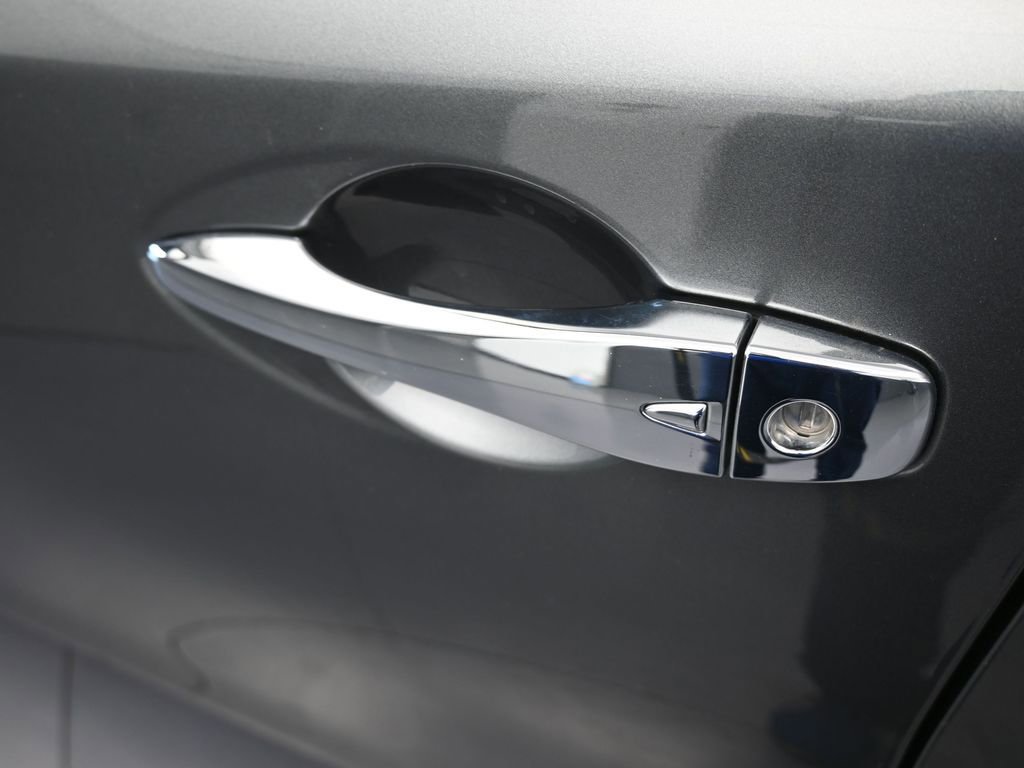 Used 2018 Nissan Altima 2.5 SR w/ SR Midnight Edition image 35