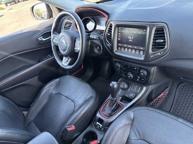 Used 2018 Jeep Compass Trailhawk w/ Leather Interior Group AWD/4WD image 27