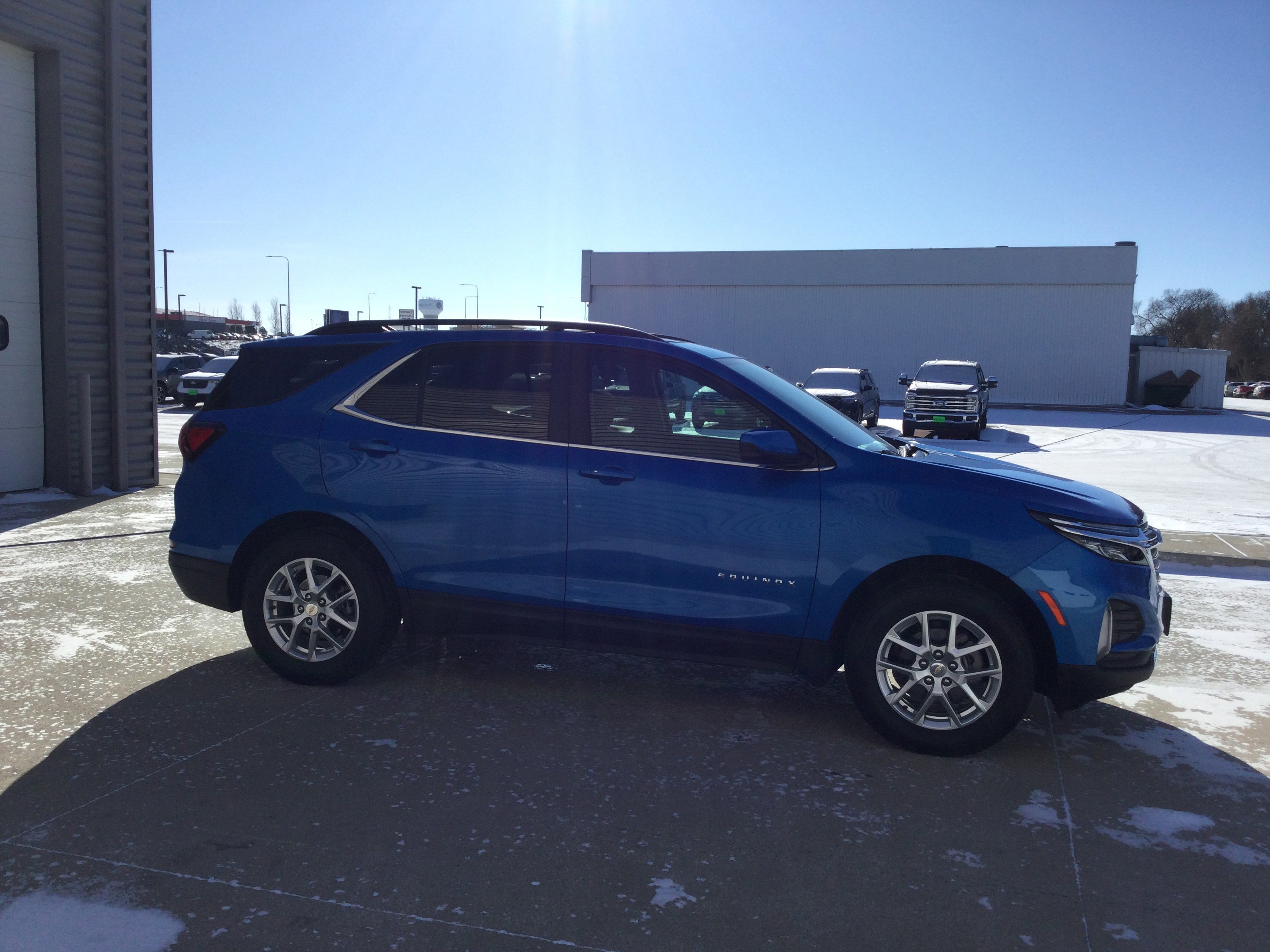 Used 2024 Chevrolet Equinox LT AWD/4WD image 3