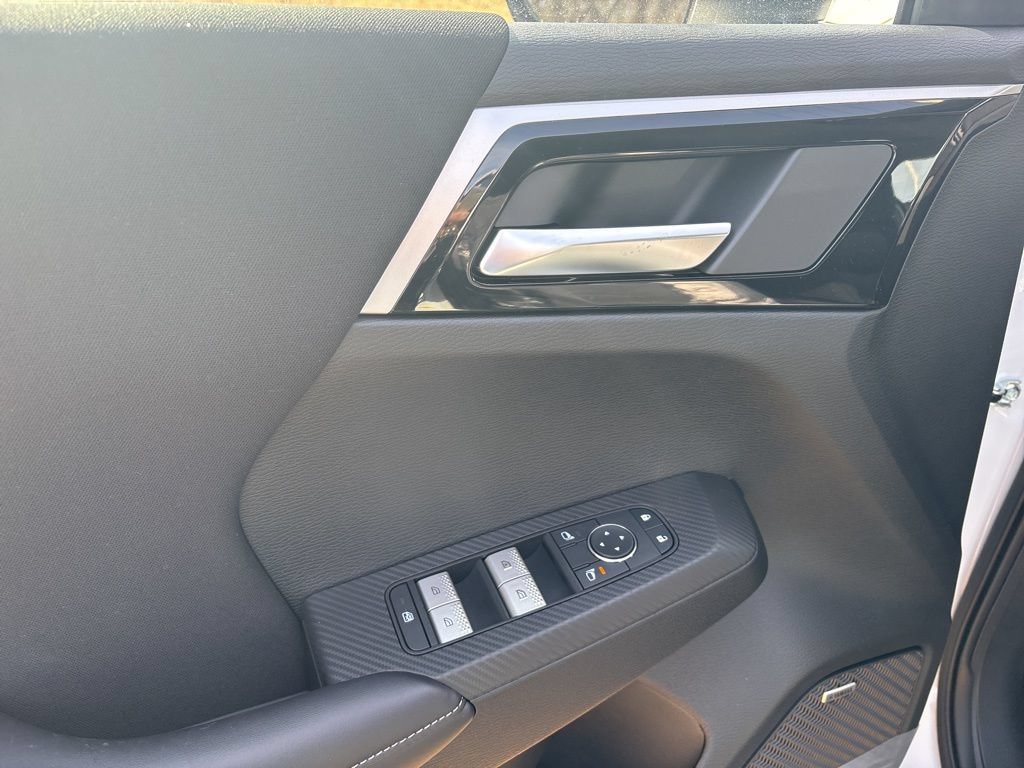 New 2026 Mitsubishi Outlander ES FWD image 3