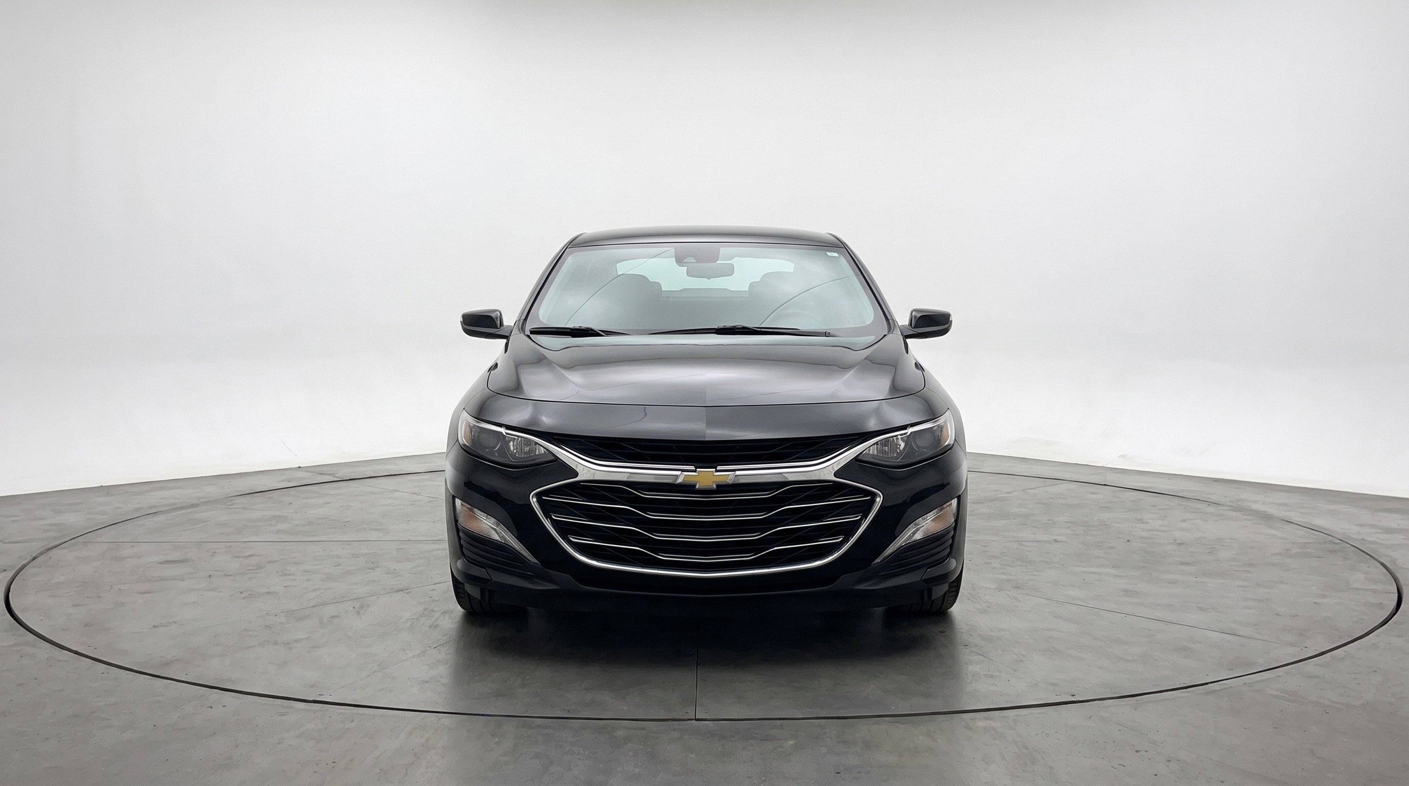 Used 2024 Chevrolet Malibu LT FWD image 2