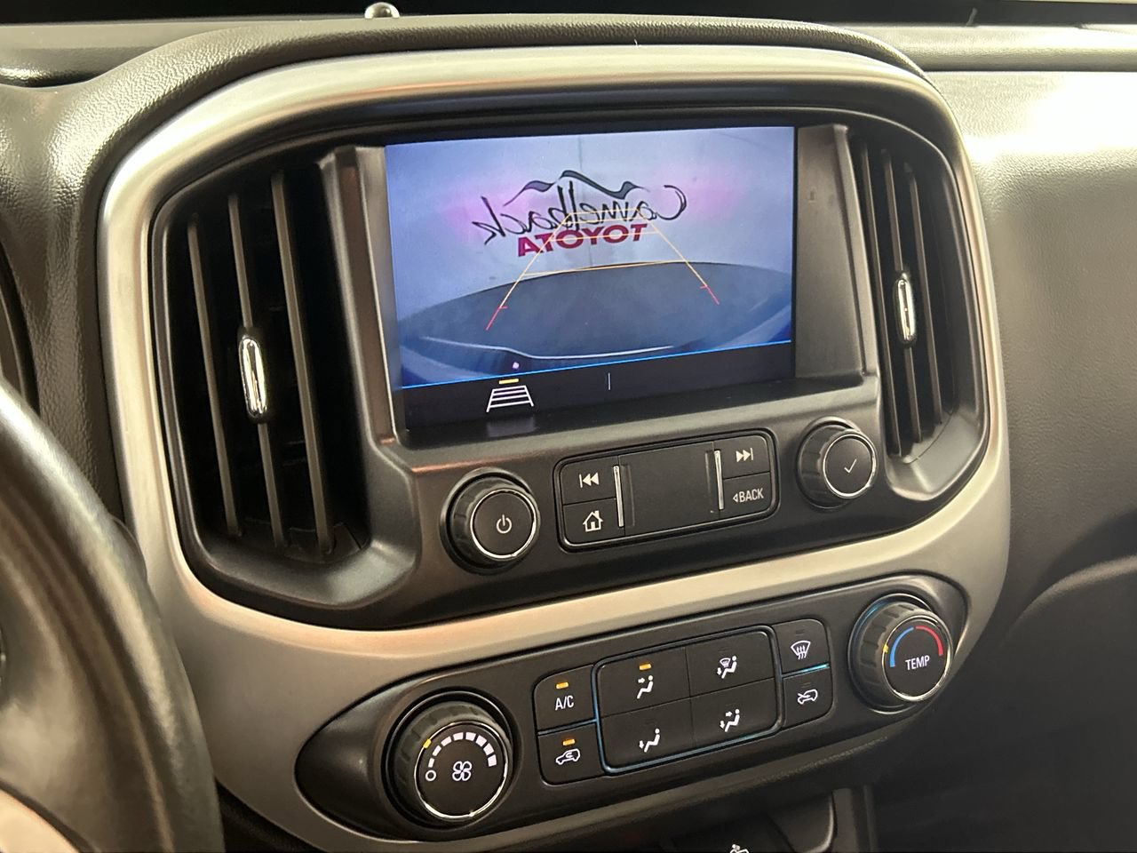 Used 2022 Chevrolet Colorado LT RWD image 18