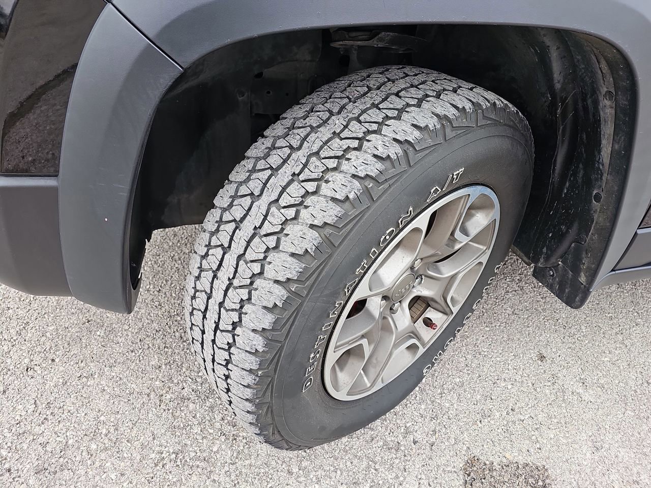 Used 2022 Jeep Cherokee Trailhawk w/ Comfort/Convenience Group image 34