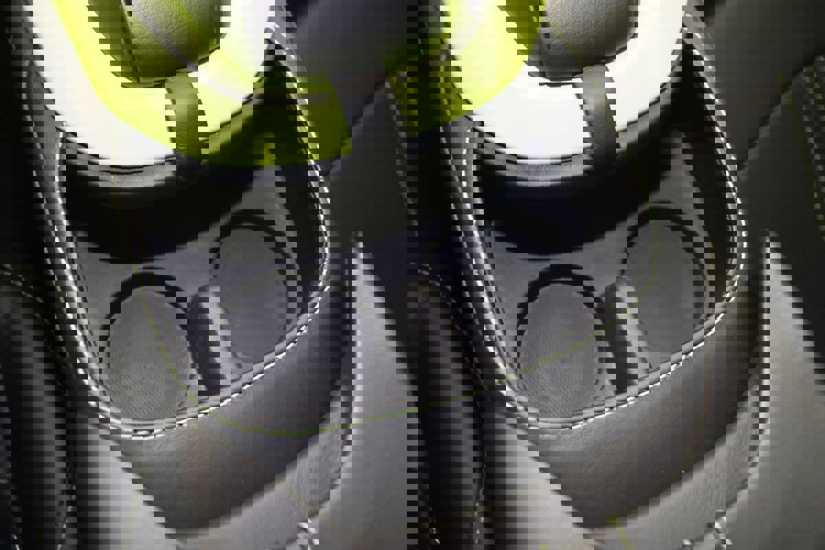 Used 2019 Aston Martin V8 Vantage Coupe RWD image 48