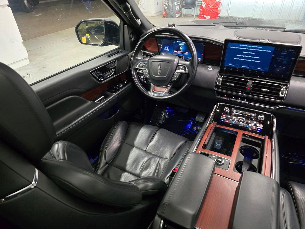 Used 2023 Lincoln Navigator L Reserve RWD image 40