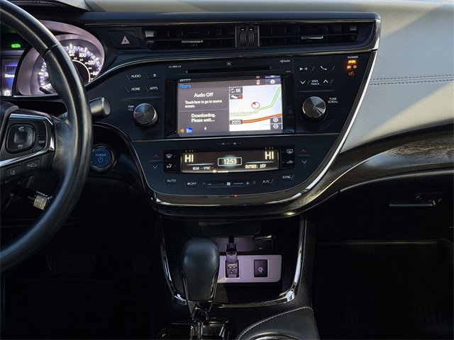 Used 2018 Toyota Avalon Limited image 21