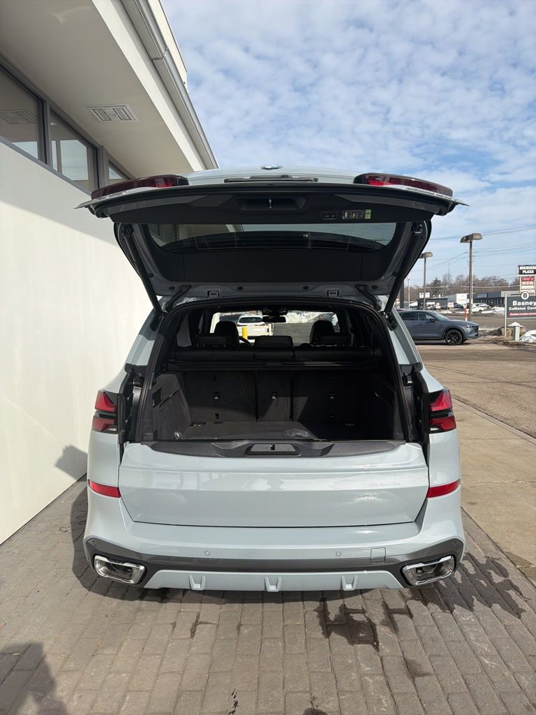 New 2026 BMW X5 xDrive40i w/ M Sport Package image 8
