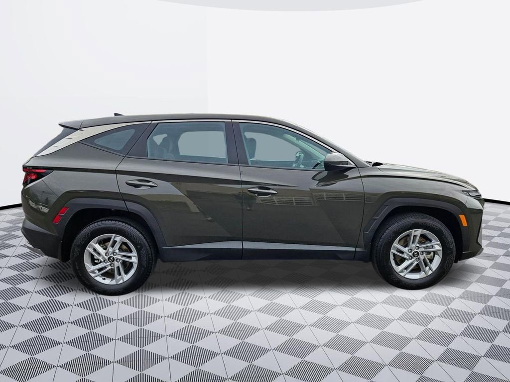 Certified 2025 Hyundai Tucson SE image 7