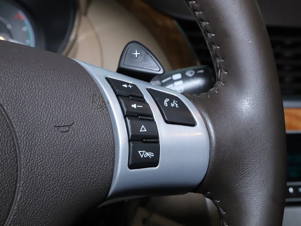 Used 2009 Chevrolet Malibu LT w/ HFV6 Engine Package FWD image 23