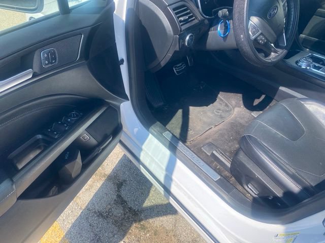 Used 2018 Ford Fusion Titanium FWD image 8