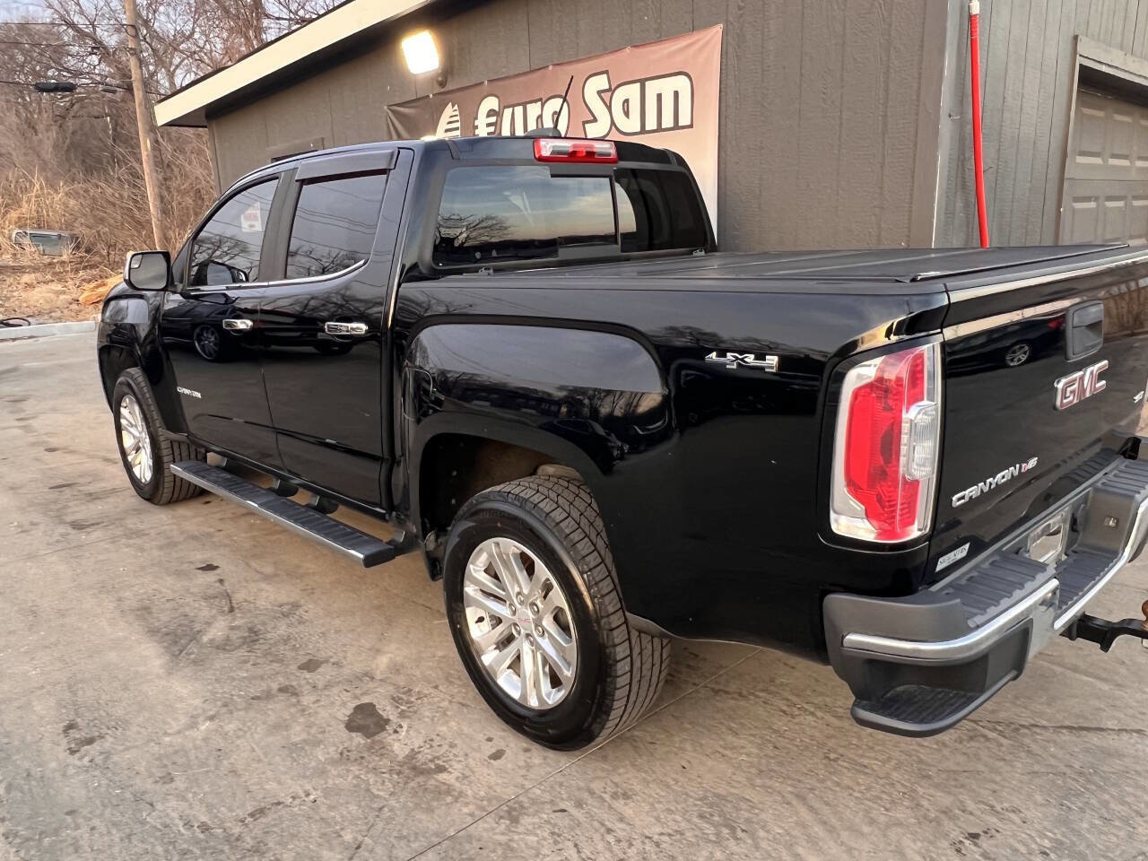 Used 2017 GMC Canyon SLT image 5