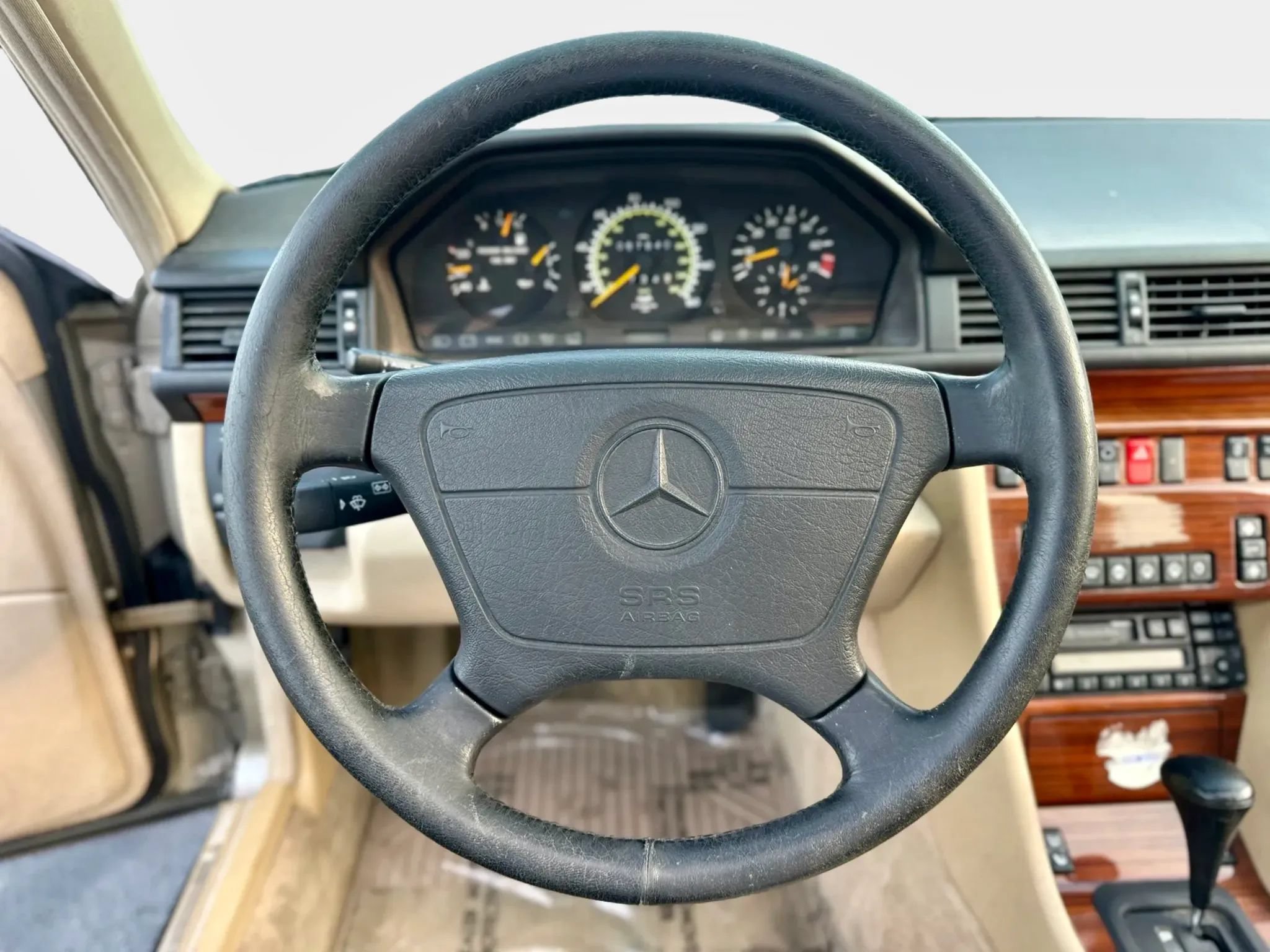 Used 1994 Mercedes-Benz E 320 Sedan image 5