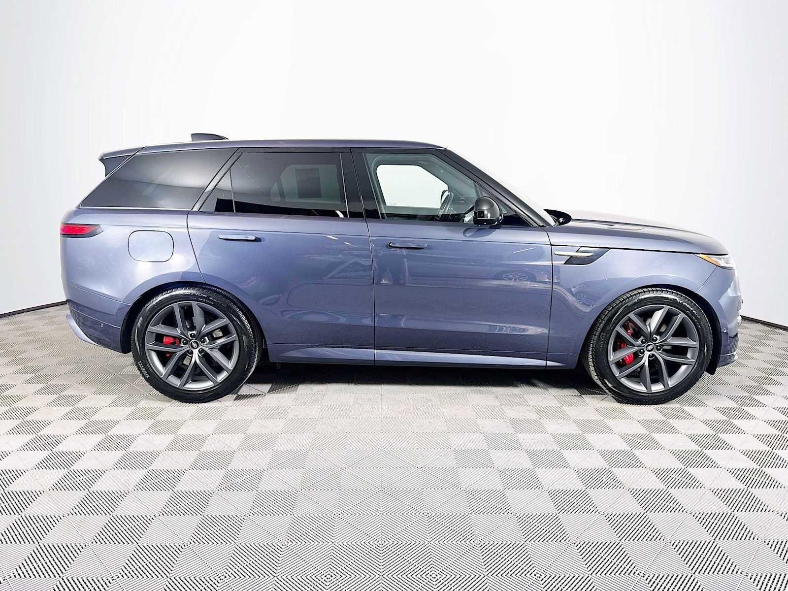 Used 2024 Land Rover Range Rover Sport Dynamic SE image 4