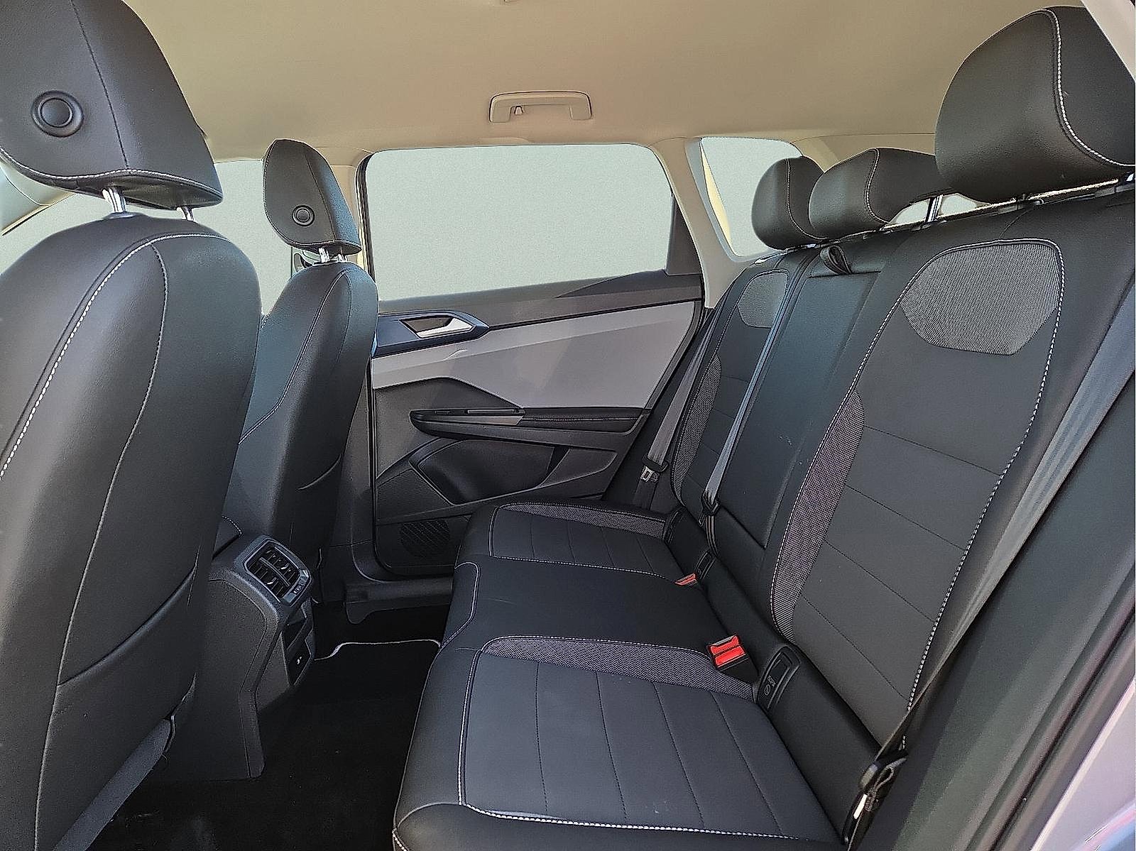 Used 2024 Volkswagen Taos SE image 10