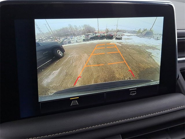 Used 2024 Chevrolet Suburban Premier image 18