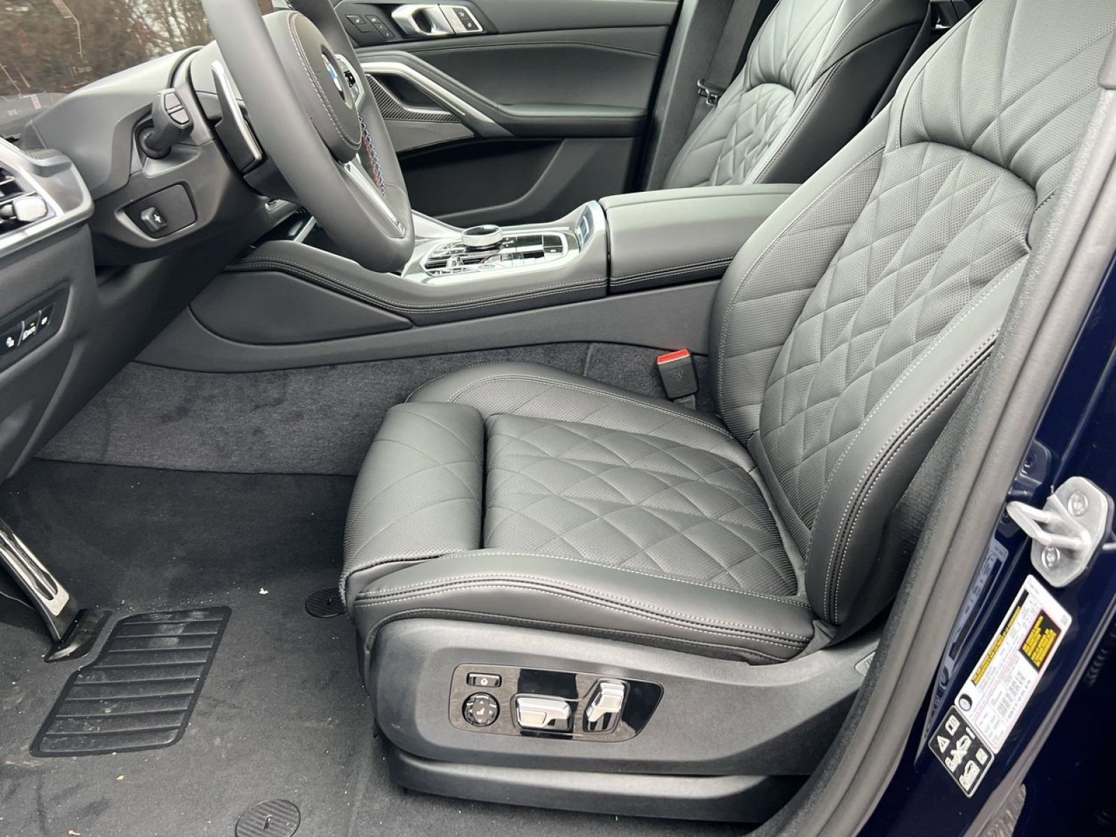 New 2026 BMW X6 M60i image 10