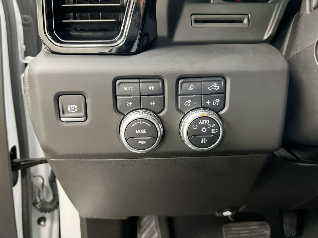 Used 2025 GMC Sierra 1500 AT4 AWD/4WD image 19