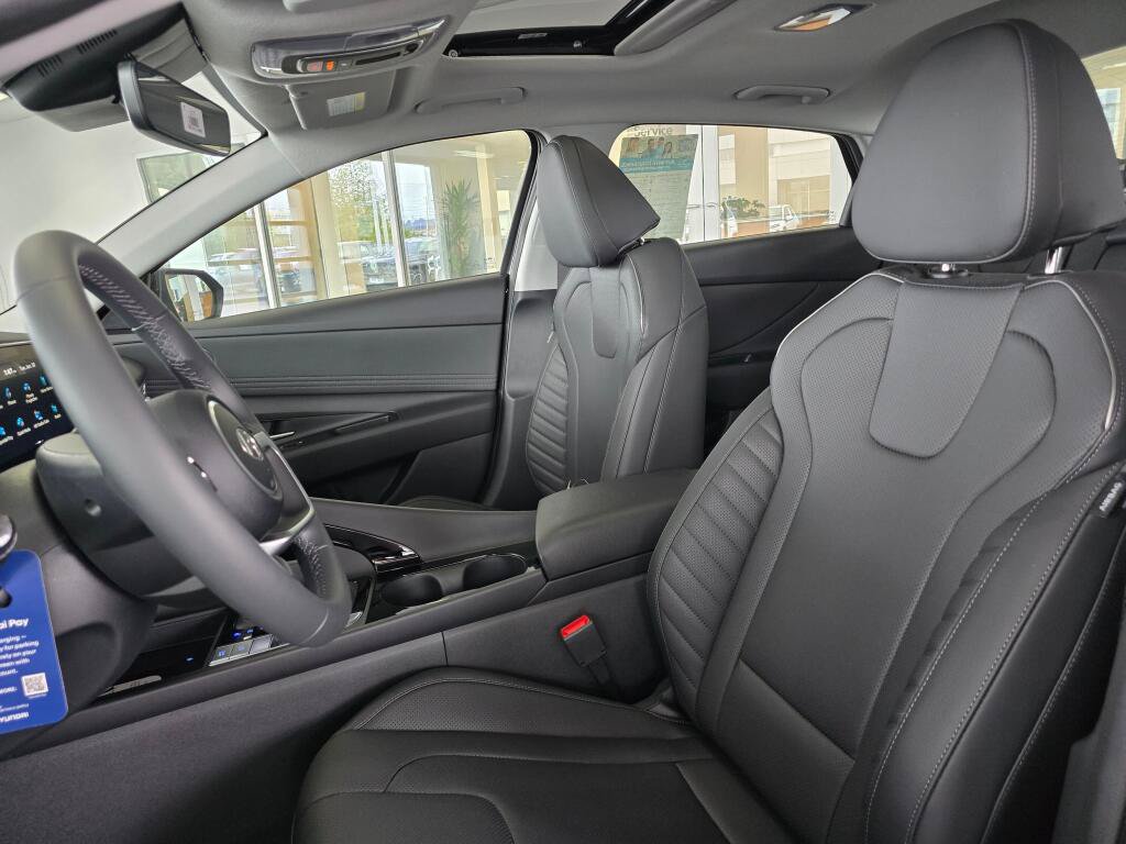 New 2026 Hyundai Elantra Limited FWD image 16