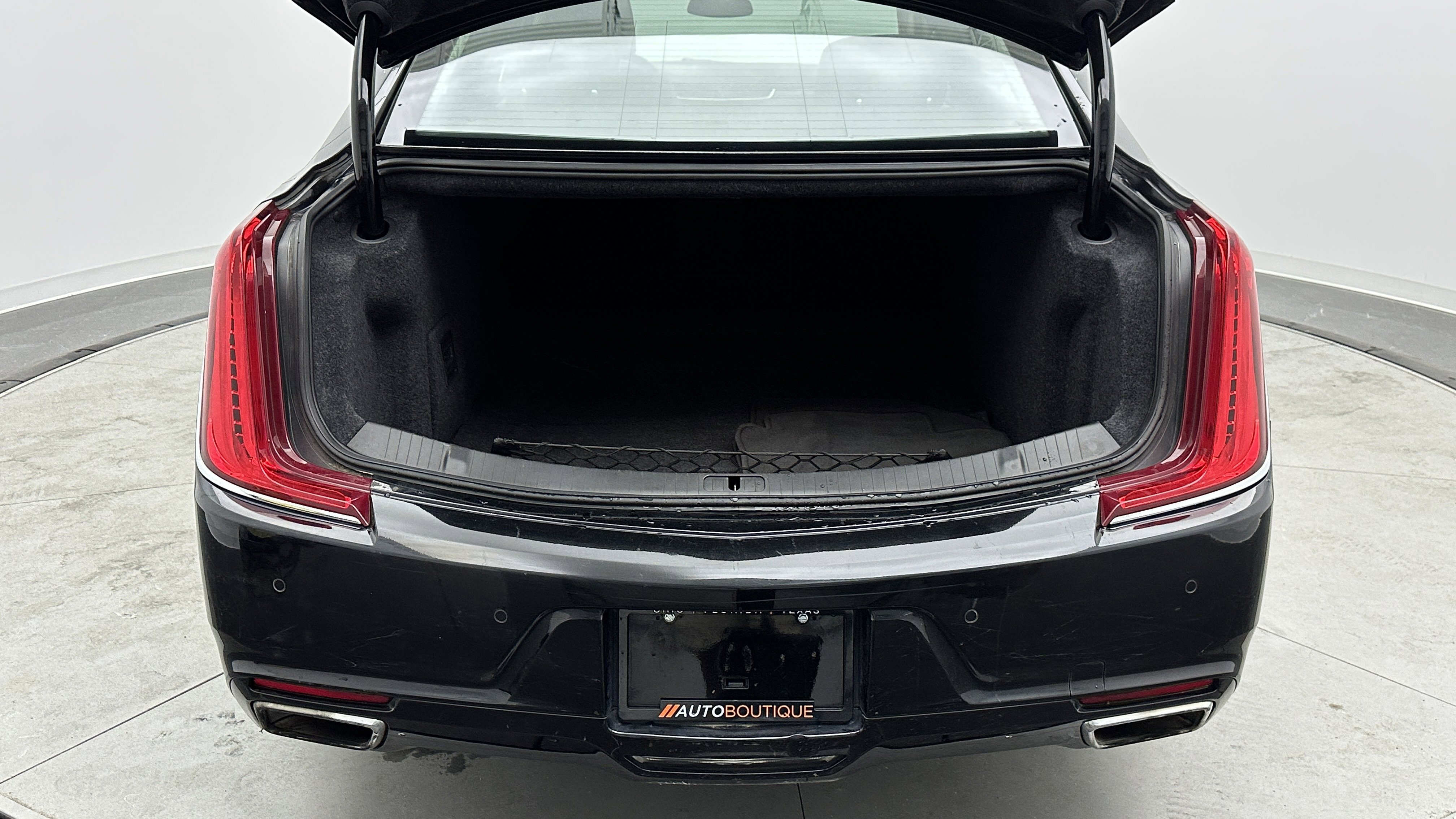 Used 2019 Cadillac XTS Luxury image 30