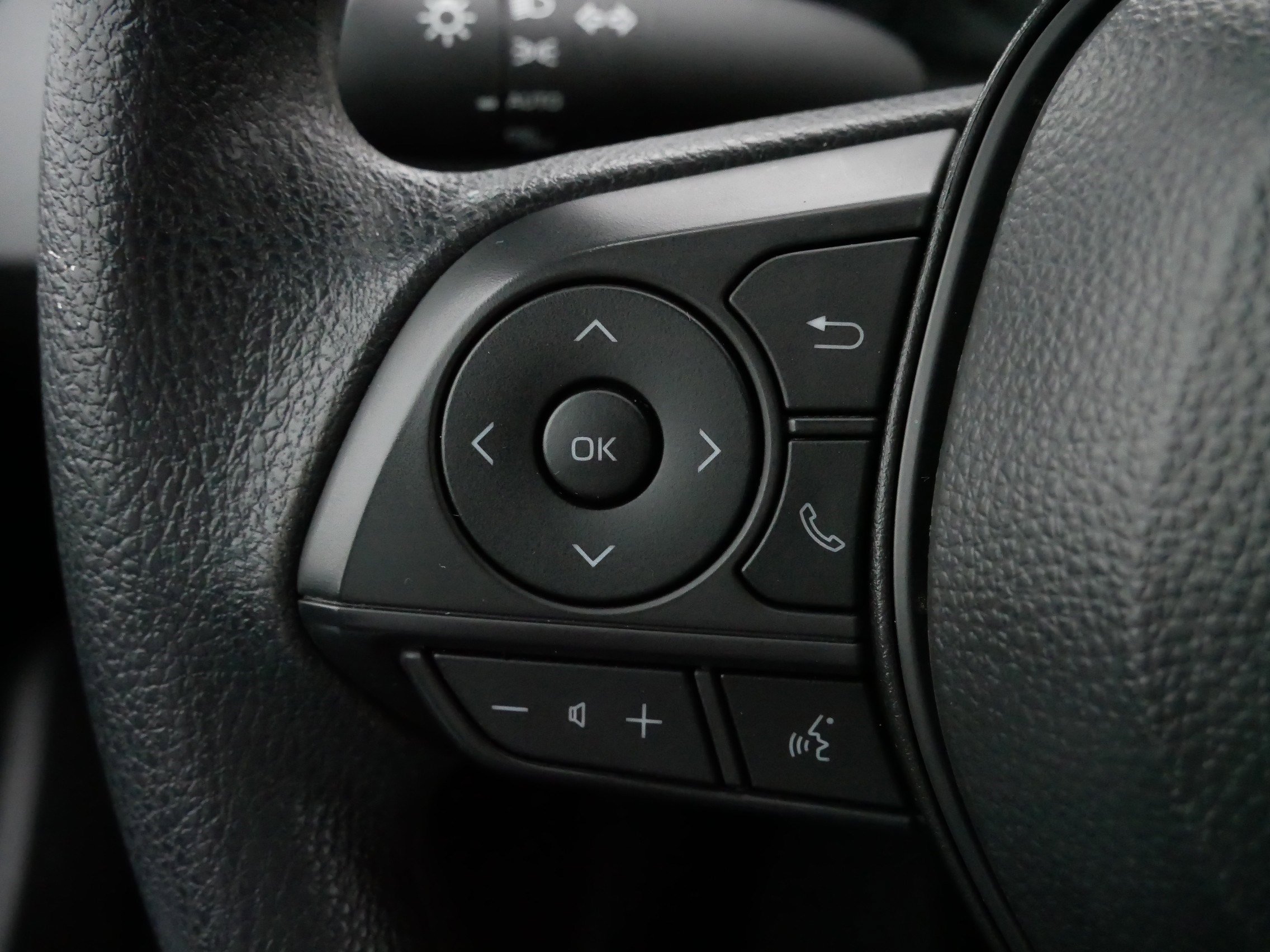 Certified 2025 Toyota Corolla LE image 26