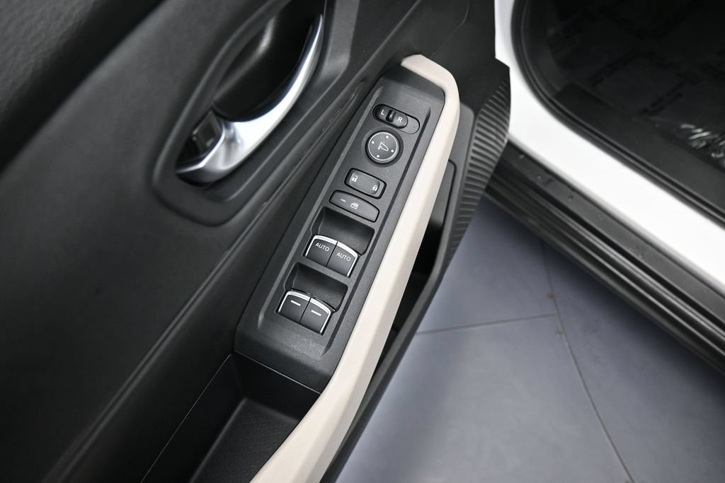 Used 2025 Honda Accord SE image 14