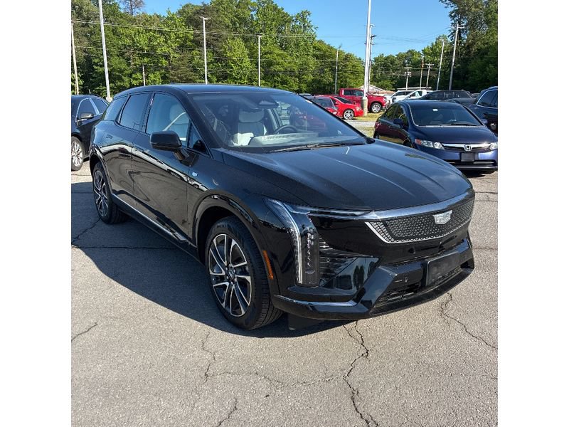 Used 2026 Cadillac Optiq Sport 1 w/ LPO, Floor Liner Package AWD/4WD image 2