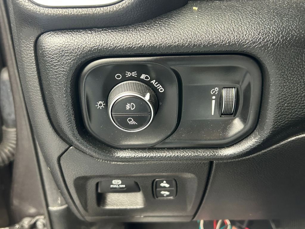 Used 2021 RAM 1500 Big Horn image 12