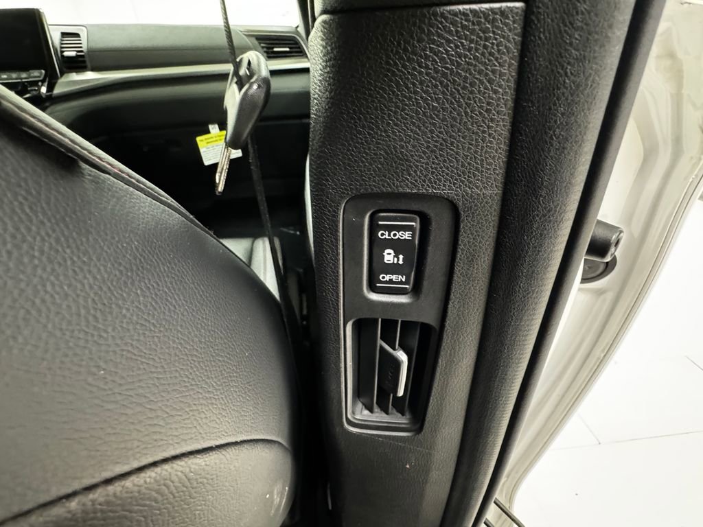 Used 2024 Honda Odyssey Sport image 18