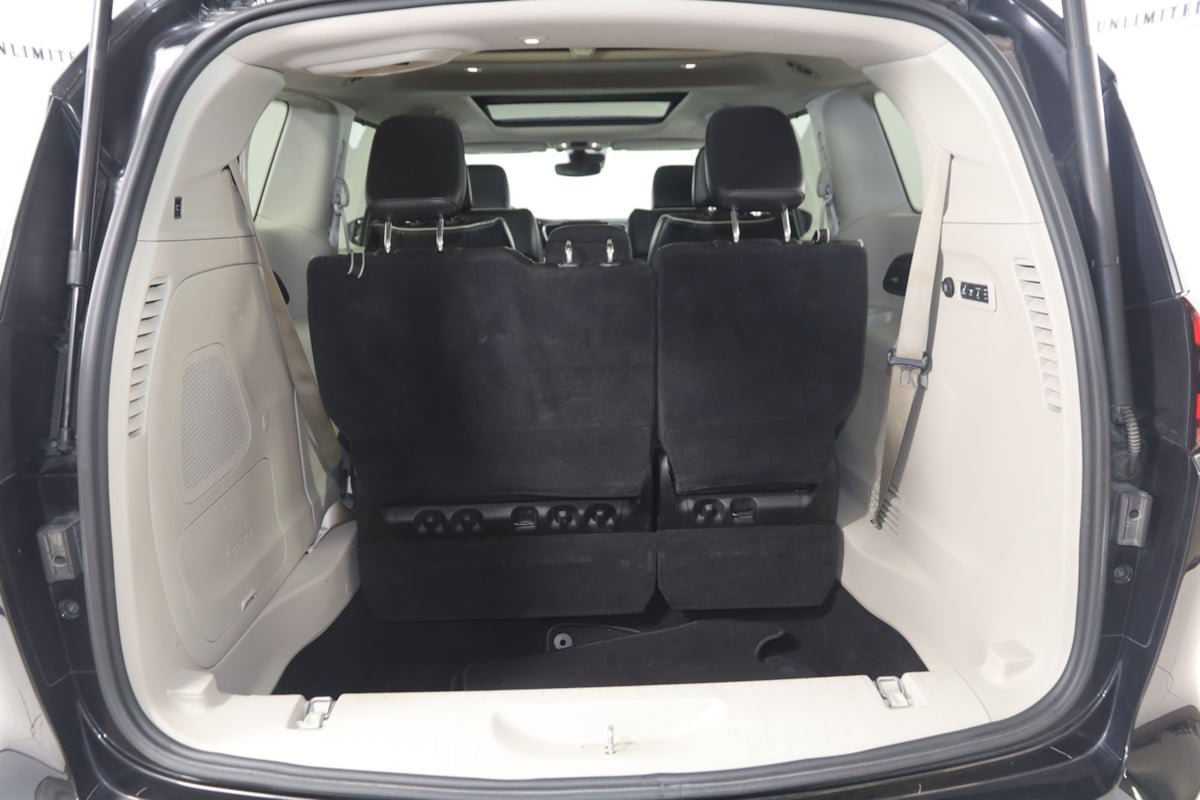 Used 2021 Chrysler Pacifica Limited AWD/4WD image 53